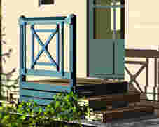 Terrasse en bois pour mobil home : tous les bois des terrasses pour mobil-homes Deckit sont rendus imputrescibles par traitement dans une station autoclave agrée CTB+ : garantie de 10 ans.